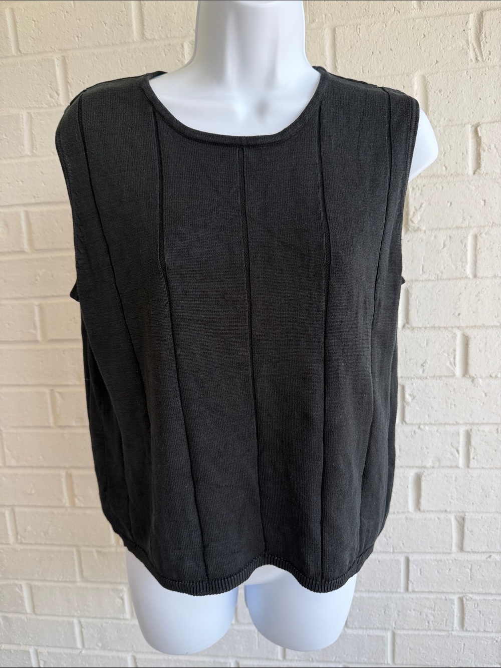 Nina Charles for Kasper ASL - Sleeveless Black, Spun Silk, Knit Top - size L